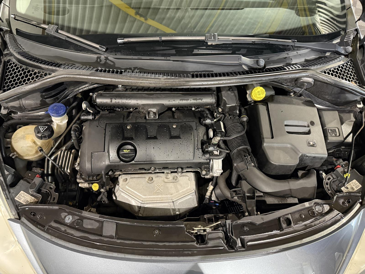 Peugeot | 207 SW | 1.6 VTi XS | 2010 | 167.306 km | 29NGZ3 | Logisch - Automobil: slika 5 Peugeot | 207 SW | 1.6 VTi XS | 2010 | 167.306 km | 29NGZ3 | Logisch - Automobil: slika 5