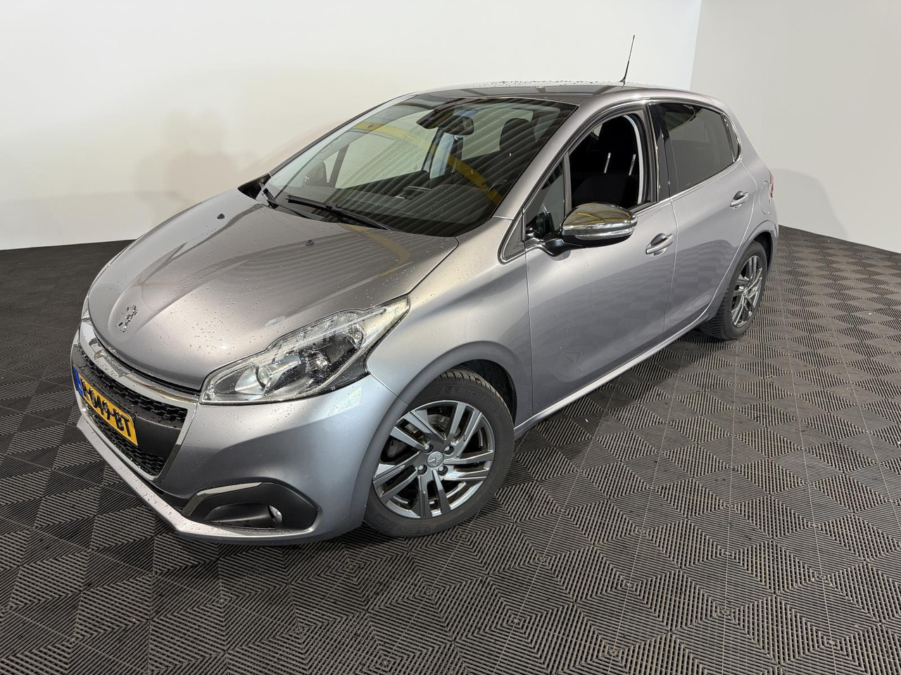 Peugeot | 208 | 1.5 BlueHDi Blue Lease Allure | 2019 | 183.354 km | R049BT | Geen oordeel - Hečbek: slika 1 Peugeot | 208 | 1.5 BlueHDi Blue Lease Allure | 2019 | 183.354 km | R049BT | Geen oordeel - Hečbek: slika 1