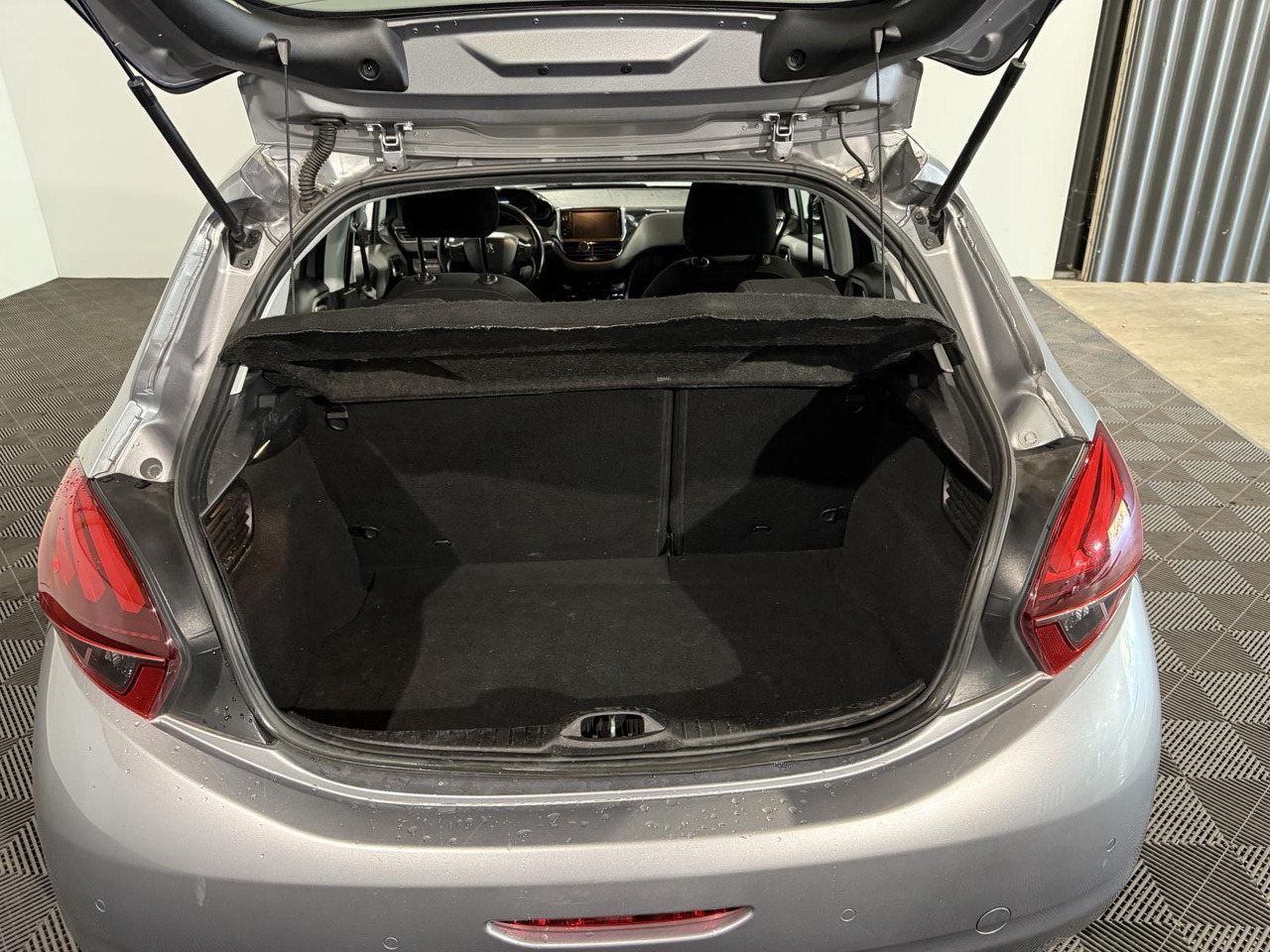 Peugeot | 208 | 1.5 BlueHDi Blue Lease Allure | 2019 | 183.354 km | R049BT | Geen oordeel - Hečbek: slika 5 Peugeot | 208 | 1.5 BlueHDi Blue Lease Allure | 2019 | 183.354 km | R049BT | Geen oordeel - Hečbek: slika 5