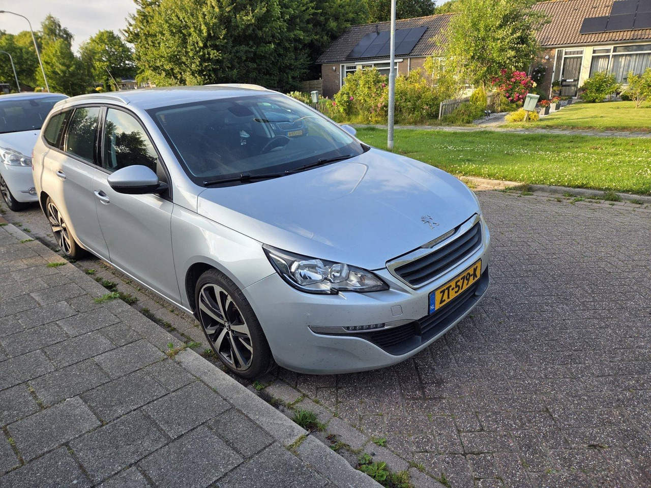 Peugeot 308 1.2 PureTech Allure ZT-579-K 236.408 - Automobil: slika 3 Peugeot 308 1.2 PureTech Allure ZT-579-K 236.408 - Automobil: slika 3