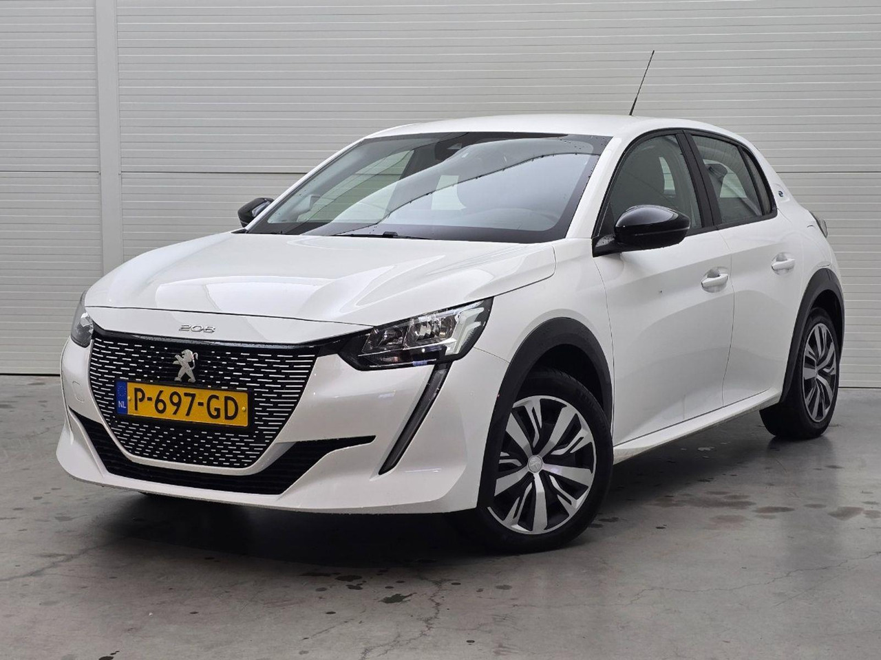 Peugeot e-208 EV Active 50 kWh | 2022 | 56.666 km | Automaat | P697GD | NAP: Logisch - Hečbek: slika 1 Peugeot e-208 EV Active 50 kWh | 2022 | 56.666 km | Automaat | P697GD | NAP: Logisch - Hečbek: slika 1