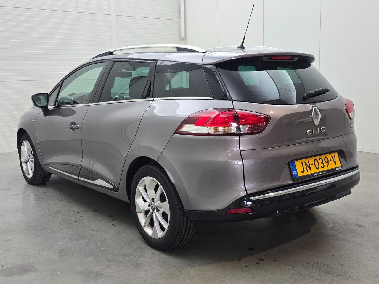Renault Clio Estate 0.9 TCe Limited | 2016 | 152.751 km | JN039V | NAP: Logisch - Automobil: slika 3 Renault Clio Estate 0.9 TCe Limited | 2016 | 152.751 km | JN039V | NAP: Logisch - Automobil: slika 3