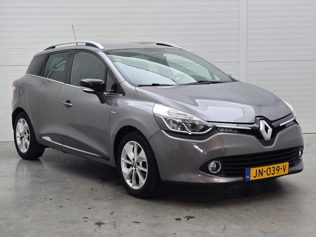Renault Clio Estate 0.9 TCe Limited | 2016 | 152.751 km | JN039V | NAP: Logisch - Automobil: slika 2 Renault Clio Estate 0.9 TCe Limited | 2016 | 152.751 km | JN039V | NAP: Logisch - Automobil: slika 2