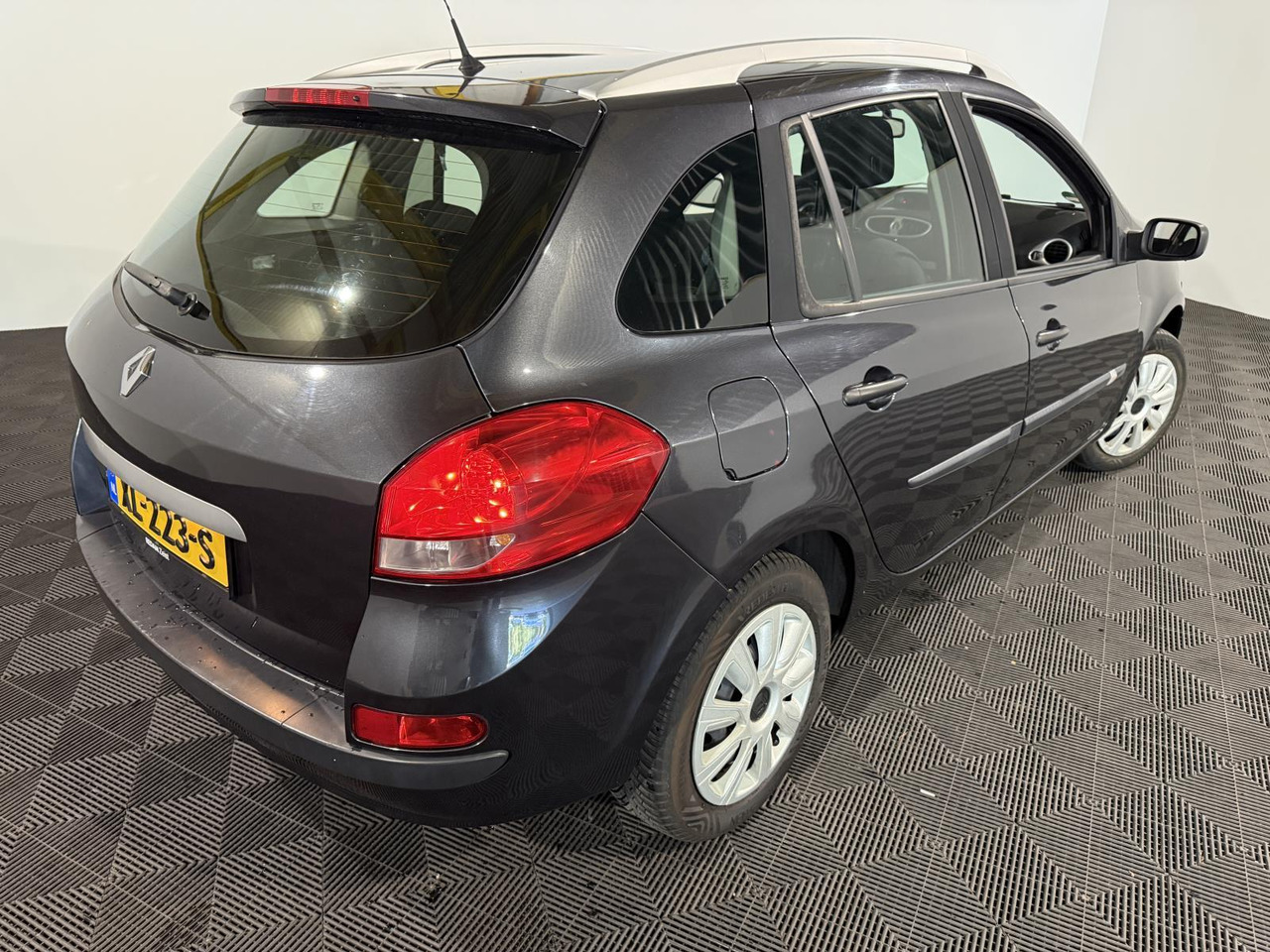 Renault | Clio Estate | 1.2-16V Special Line | 2009 | 172.146 km | XL223S | Geen oordeel - Automobil: slika 2 Renault | Clio Estate | 1.2-16V Special Line | 2009 | 172.146 km | XL223S | Geen oordeel - Automobil: slika 2