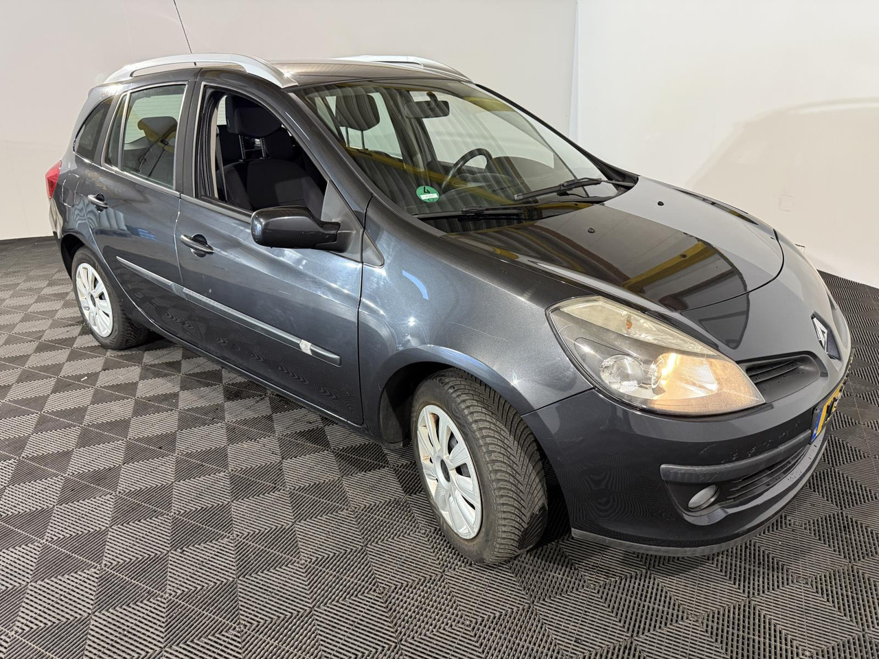 Renault | Clio Estate | 1.2-16V Special Line | 2009 | 172.146 km | XL223S | Geen oordeel - Automobil: slika 3 Renault | Clio Estate | 1.2-16V Special Line | 2009 | 172.146 km | XL223S | Geen oordeel - Automobil: slika 3