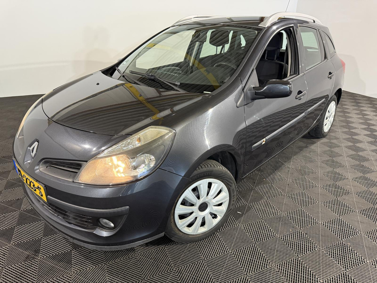 Renault | Clio Estate | 1.2-16V Special Line | 2009 | 172.146 km | XL223S | Geen oordeel - Automobil: slika 1 Renault | Clio Estate | 1.2-16V Special Line | 2009 | 172.146 km | XL223S | Geen oordeel - Automobil: slika 1