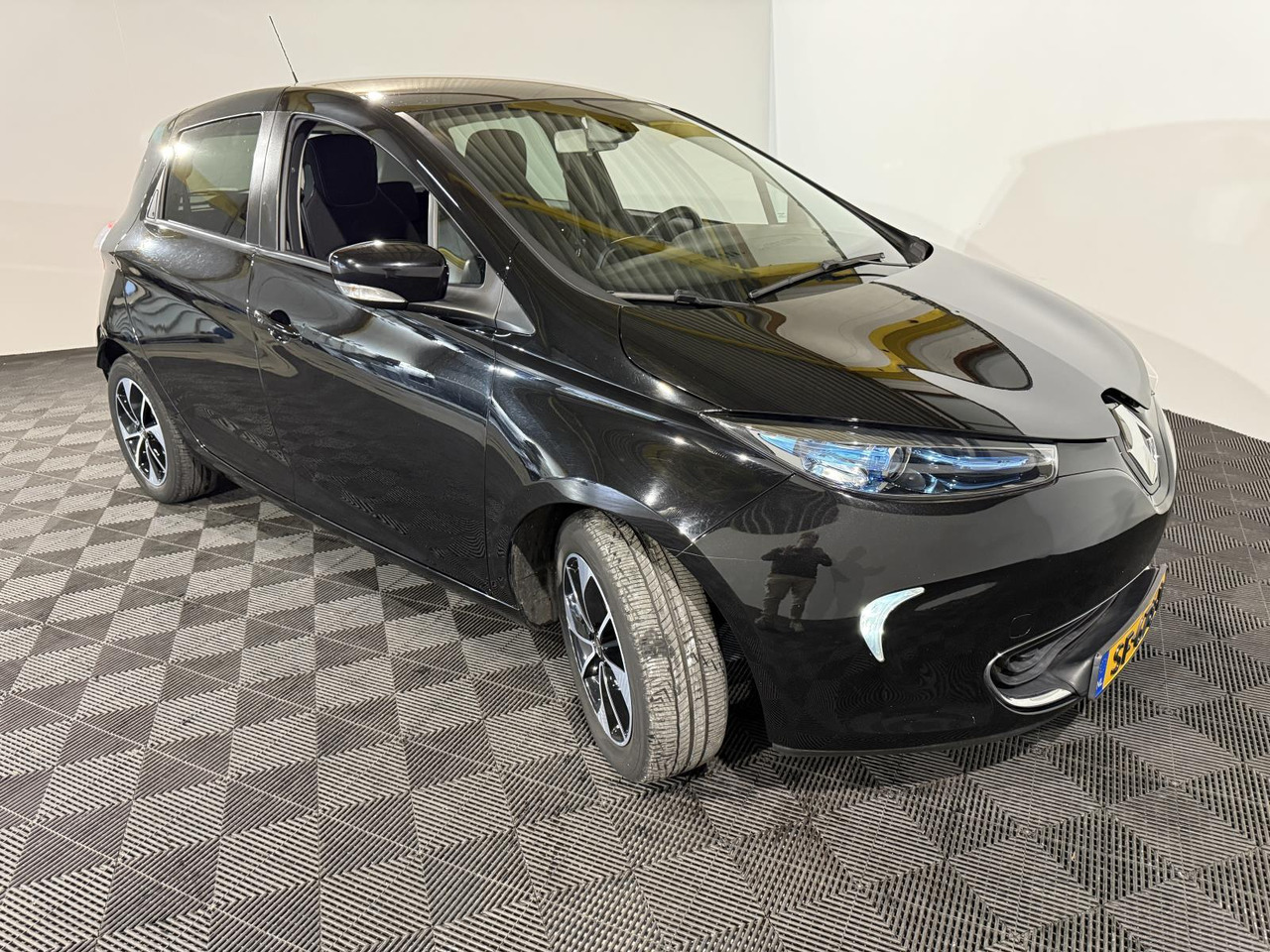 Renault | ZOE | R90 Intens 41 kWh (ex Accu) | 2018 | 117.938 km | Automaat | SF678V | Logisch - Hečbek: slika 3 Renault | ZOE | R90 Intens 41 kWh (ex Accu) | 2018 | 117.938 km | Automaat | SF678V | Logisch - Hečbek: slika 3