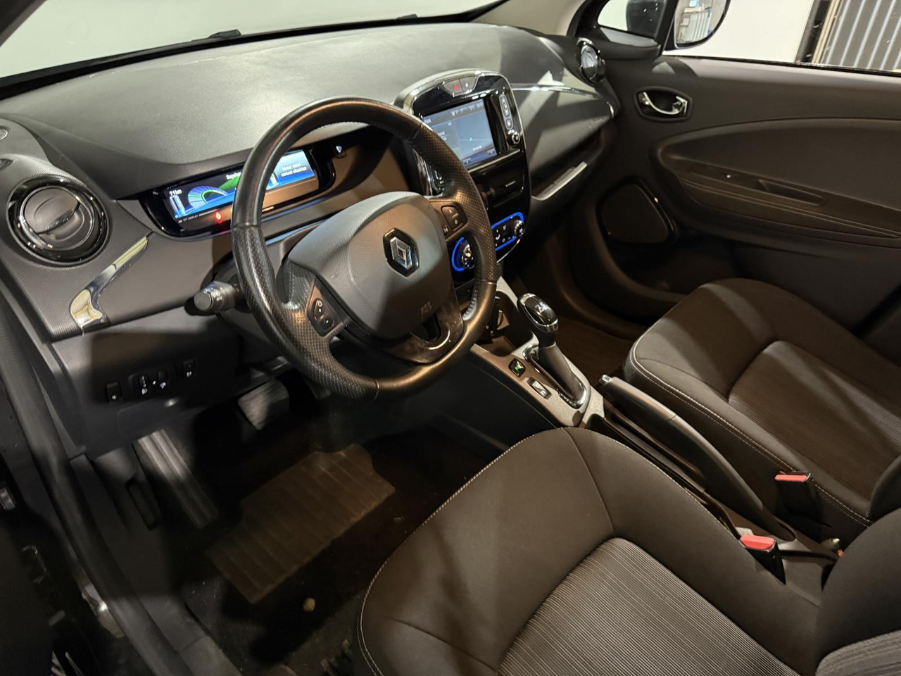 Renault | ZOE | R90 Intens 41 kWh (ex Accu) | 2018 | 117.938 km | Automaat | SF678V | Logisch - Hečbek: slika 2 Renault | ZOE | R90 Intens 41 kWh (ex Accu) | 2018 | 117.938 km | Automaat | SF678V | Logisch - Hečbek: slika 2
