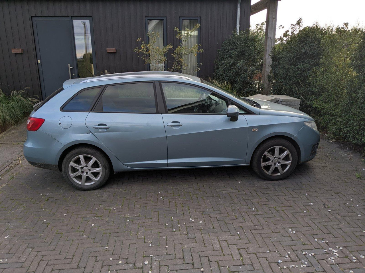 SEAT | Ibiza ST | 1.2 TDI Style Ecomotive | 2011 | 187.816 km | 04PPB6 | Logisch - Automobil: slika 4 SEAT | Ibiza ST | 1.2 TDI Style Ecomotive | 2011 | 187.816 km | 04PPB6 | Logisch - Automobil: slika 4