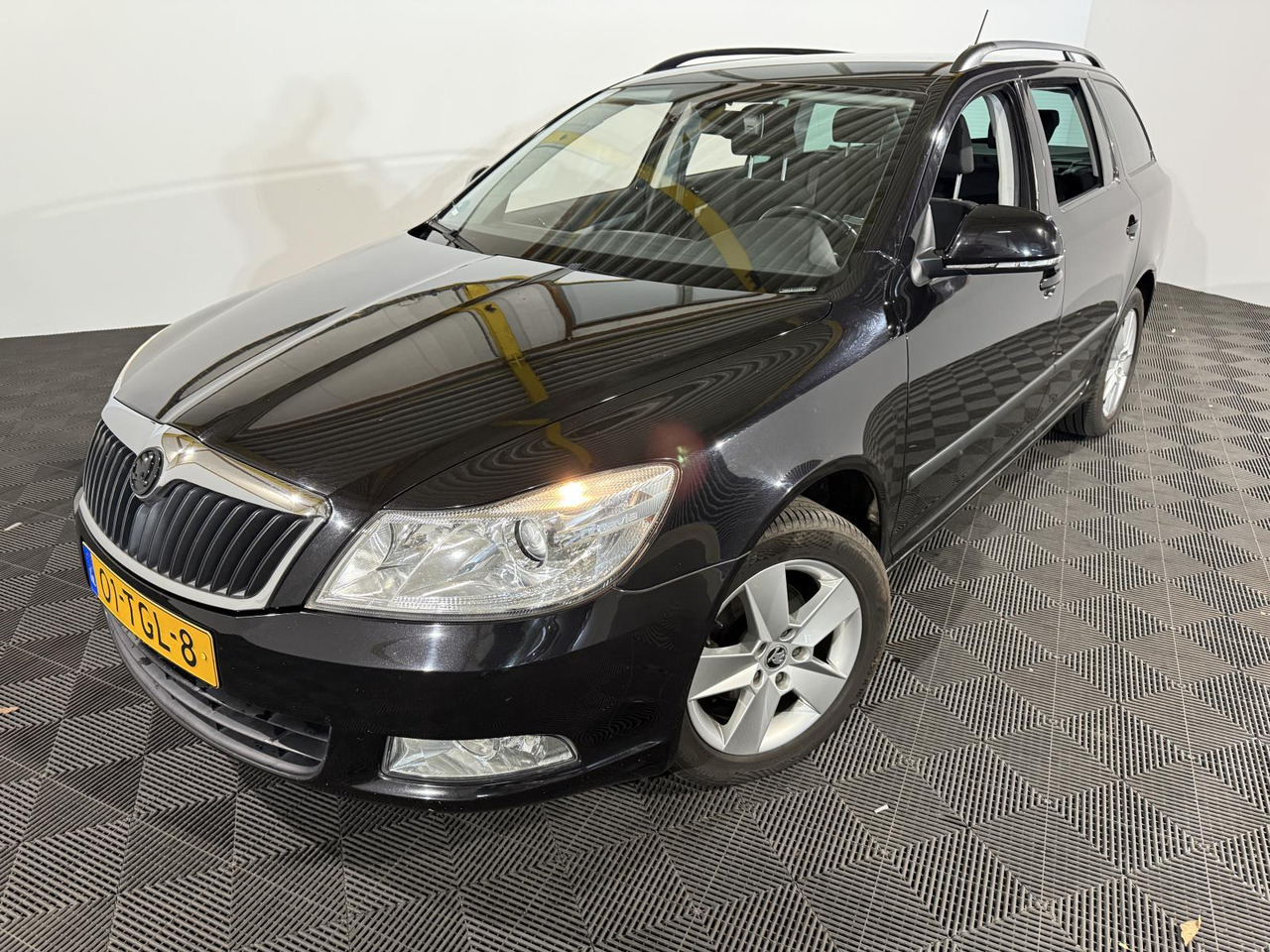 Skoda | Octavia Combi | 1.4 TSI Greentech Ambition Business Line | 2012 | 198.196 km | 01TGL8 | Logisch - Automobil: slika 1 Skoda | Octavia Combi | 1.4 TSI Greentech Ambition Business Line | 2012 | 198.196 km | 01TGL8 | Logisch - Automobil: slika 1