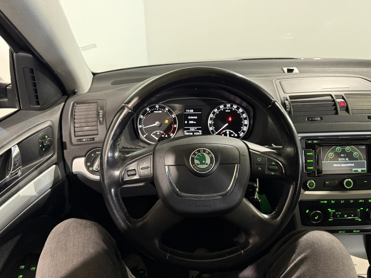 Skoda | Octavia Combi | 1.4 TSI Greentech Ambition Business Line | 2012 | 198.196 km | 01TGL8 | Logisch - Automobil: slika 4 Skoda | Octavia Combi | 1.4 TSI Greentech Ambition Business Line | 2012 | 198.196 km | 01TGL8 | Logisch - Automobil: slika 4