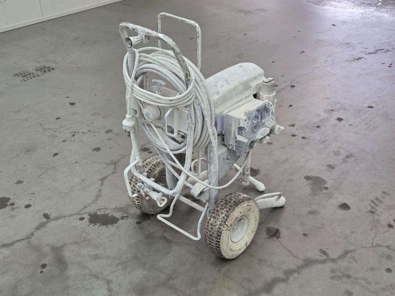Ultra Maxi 2 695 Verfspuit 2020 - Automobil: slika 4 Ultra Maxi 2 695 Verfspuit 2020 - Automobil: slika 4