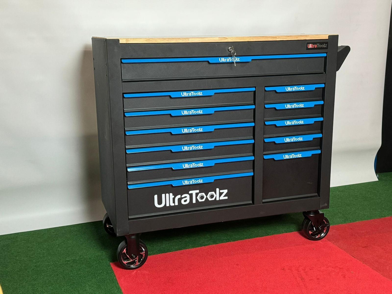 UltraToolz Jumbo gereedschapswagen - Гаражна опрема: slika 1 UltraToolz Jumbo gereedschapswagen - Гаражна опрема: slika 1