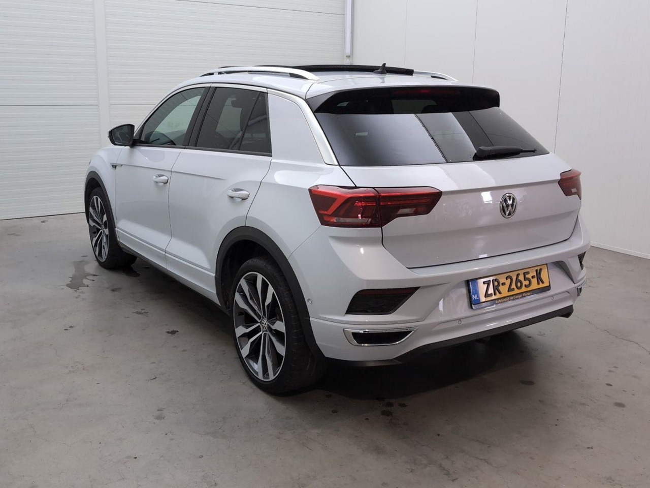 Volkswagen T-Roc 1.5 TSI Sport Business R | 2019 | 121.700 km | Automaat | ZR265K | NAP: Logisch - SUV: slika 3 Volkswagen T-Roc 1.5 TSI Sport Business R | 2019 | 121.700 km | Automaat | ZR265K | NAP: Logisch - SUV: slika 3