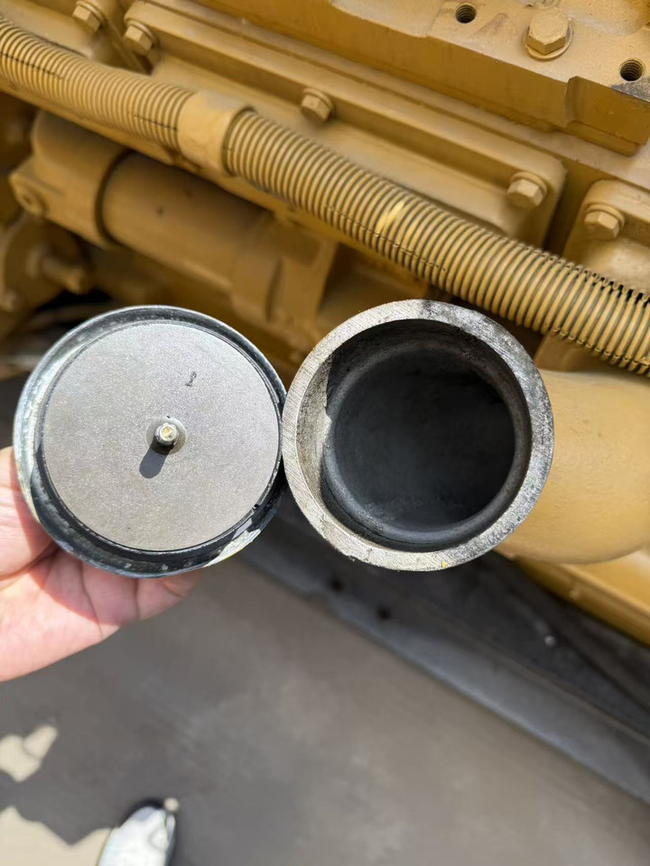 CATPILLAR. 3512 - Instrument/ Oprema: slika 4 CATPILLAR. 3512 - Instrument/ Oprema: slika 4