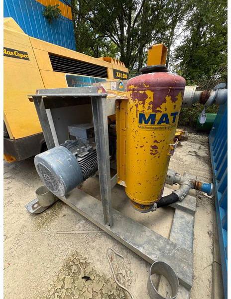Bauer MAT HP 70 - Stacionarna pumpa za beton za Poljoprivredna mašina: slika 2 Bauer MAT HP 70 - Stacionarna pumpa za beton za Poljoprivredna mašina: slika 2