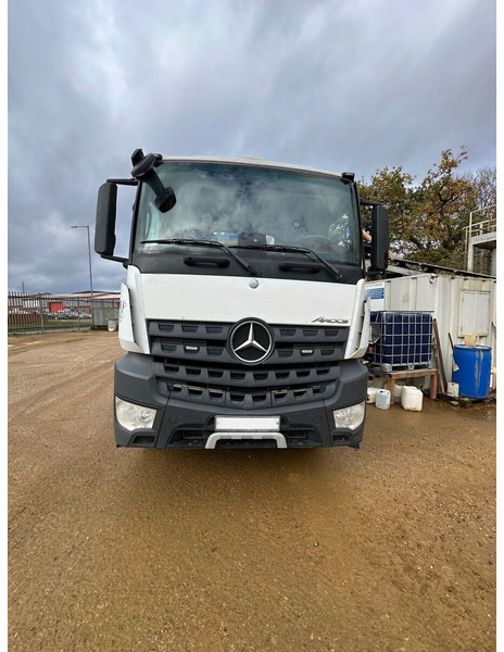 Mercedes-Benz Actros - Stacionarna pumpa za beton: slika 1 Mercedes-Benz Actros - Stacionarna pumpa za beton: slika 1