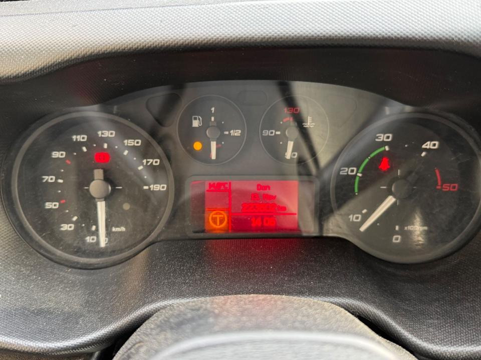 Iveco 72C17/LBW/Kamera/2in1/Schiebeplane&Koffer/Tüv-ne - Dostavno vozilo sa zatvorenim sandukom: slika 5 Iveco 72C17/LBW/Kamera/2in1/Schiebeplane&Koffer/Tüv-ne - Dostavno vozilo sa zatvorenim sandukom: slika 5