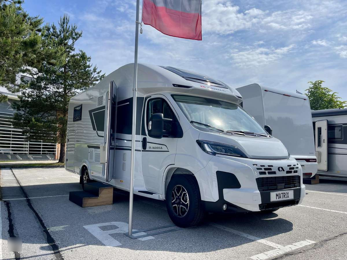 ADRIA Matrix 650 SL - Poluintegrisani kamper: slika 3 ADRIA Matrix 650 SL - Poluintegrisani kamper: slika 3
