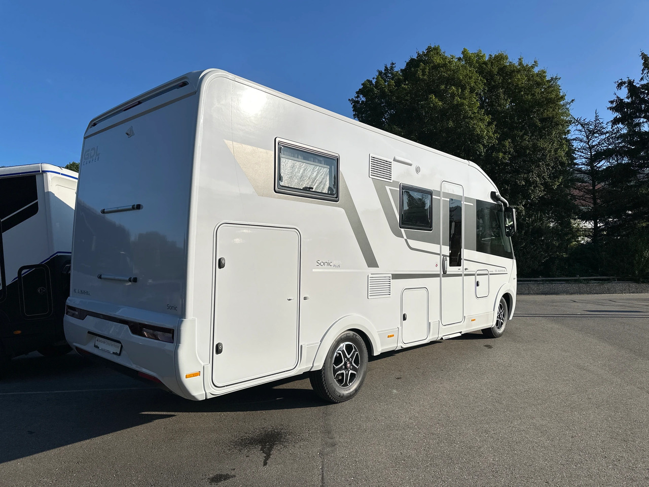 ADRIA Sonic Plus 600 SL - Integrisani kamper: slika 2 ADRIA Sonic Plus 600 SL - Integrisani kamper: slika 2