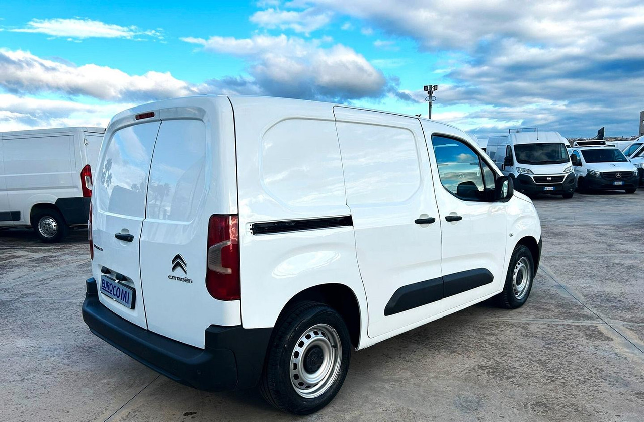 Citroen Berligno 1.6 HDi 100 cv 3 posti - Mali kombi: slika 5 Citroen Berligno 1.6 HDi 100 cv 3 posti - Mali kombi: slika 5