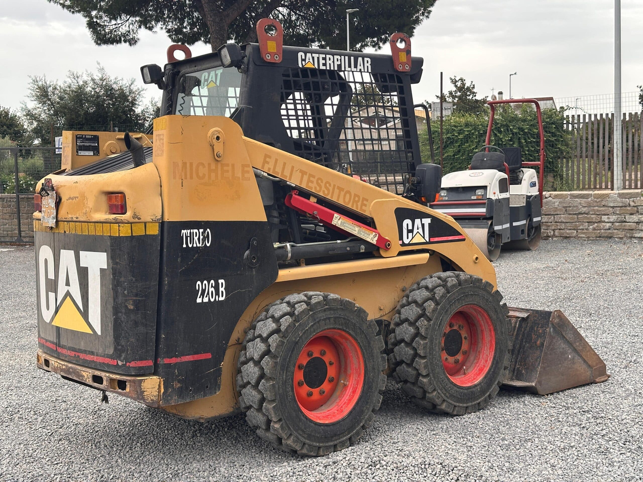 FIAT HITACHI 226BHF - Mini utovarivač: slika 3 FIAT HITACHI 226BHF - Mini utovarivač: slika 3