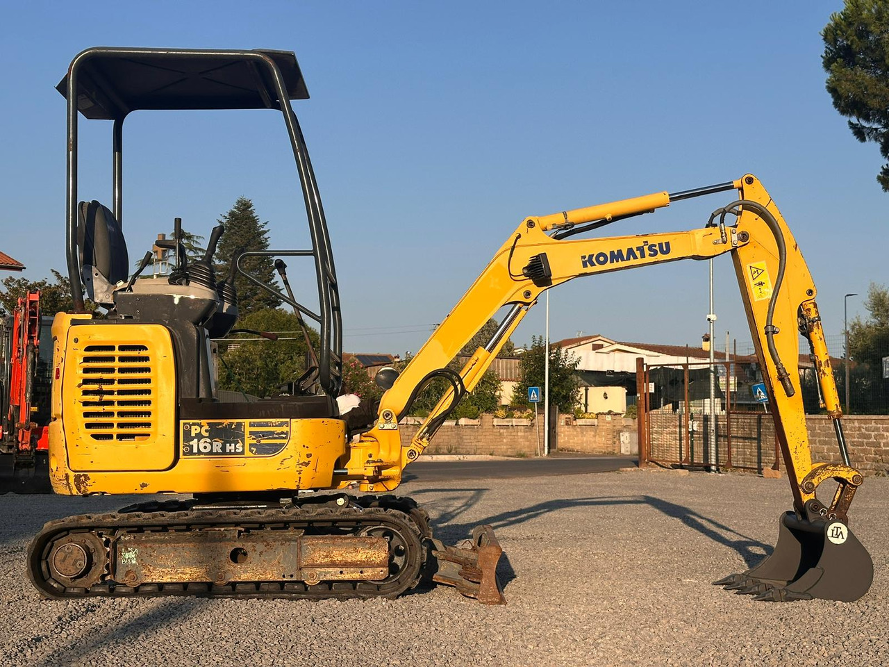 KOMATSU PC16R-3HS - Mini bager: slika 2 KOMATSU PC16R-3HS - Mini bager: slika 2