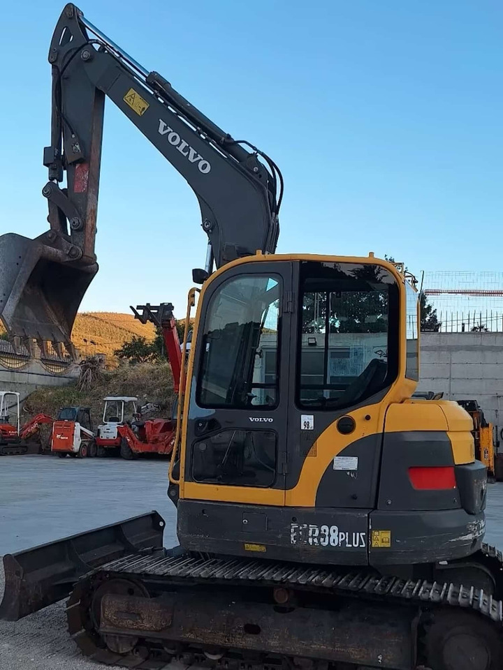 VOLVO ECR88 PLUS - Mini bager: slika 5 VOLVO ECR88 PLUS - Mini bager: slika 5