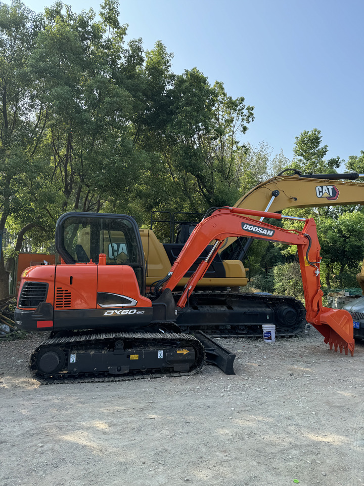 DOOSAN DX60 - Bager guseničar: slika 2 DOOSAN DX60 - Bager guseničar: slika 2