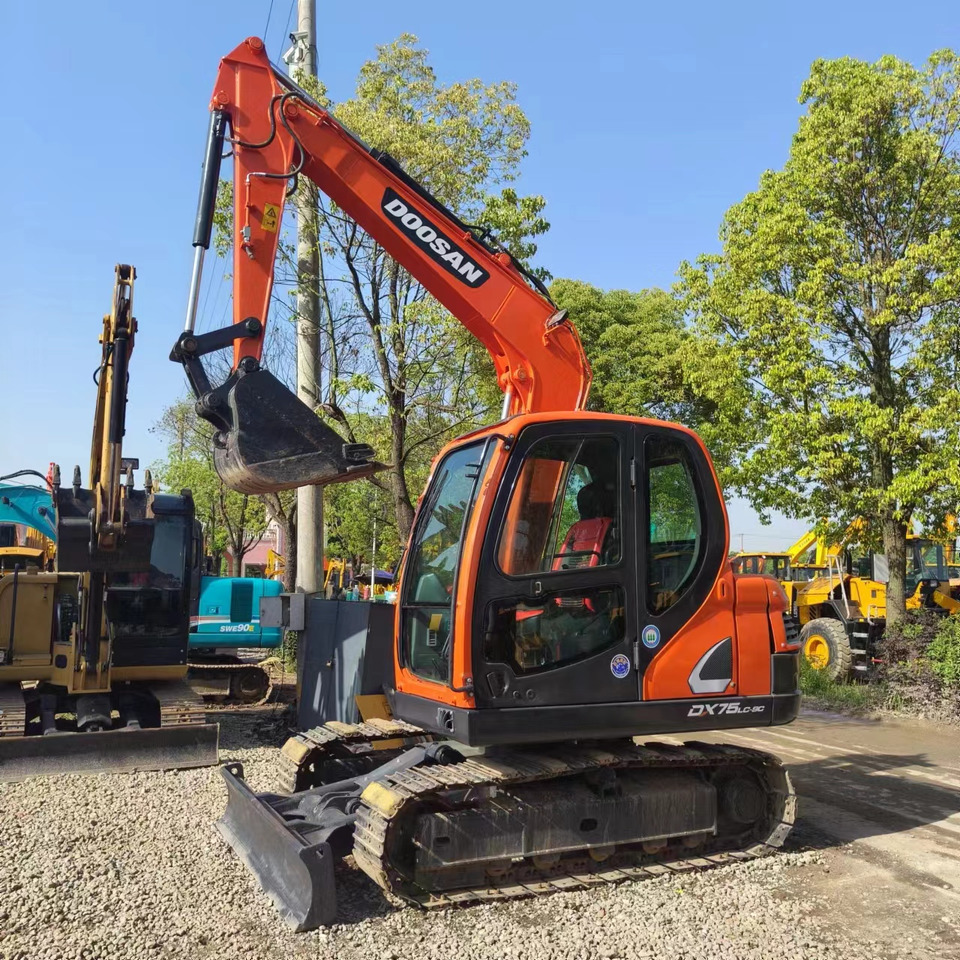 DOOSAN DX75 - Bager guseničar: slika 1 DOOSAN DX75 - Bager guseničar: slika 1