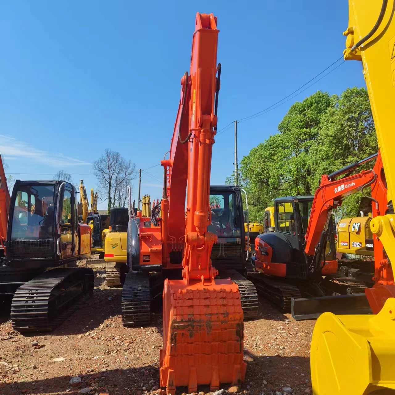 HITACHI ZX135 - Bager guseničar: slika 5 HITACHI ZX135 - Bager guseničar: slika 5