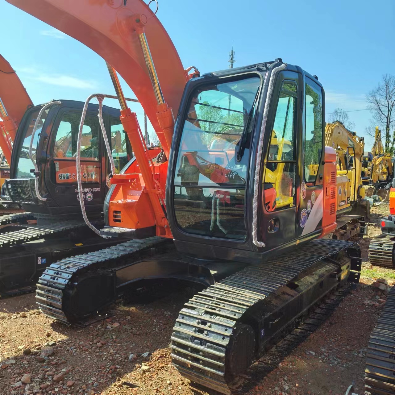 HITACHI ZX135 - Bager guseničar: slika 3 HITACHI ZX135 - Bager guseničar: slika 3