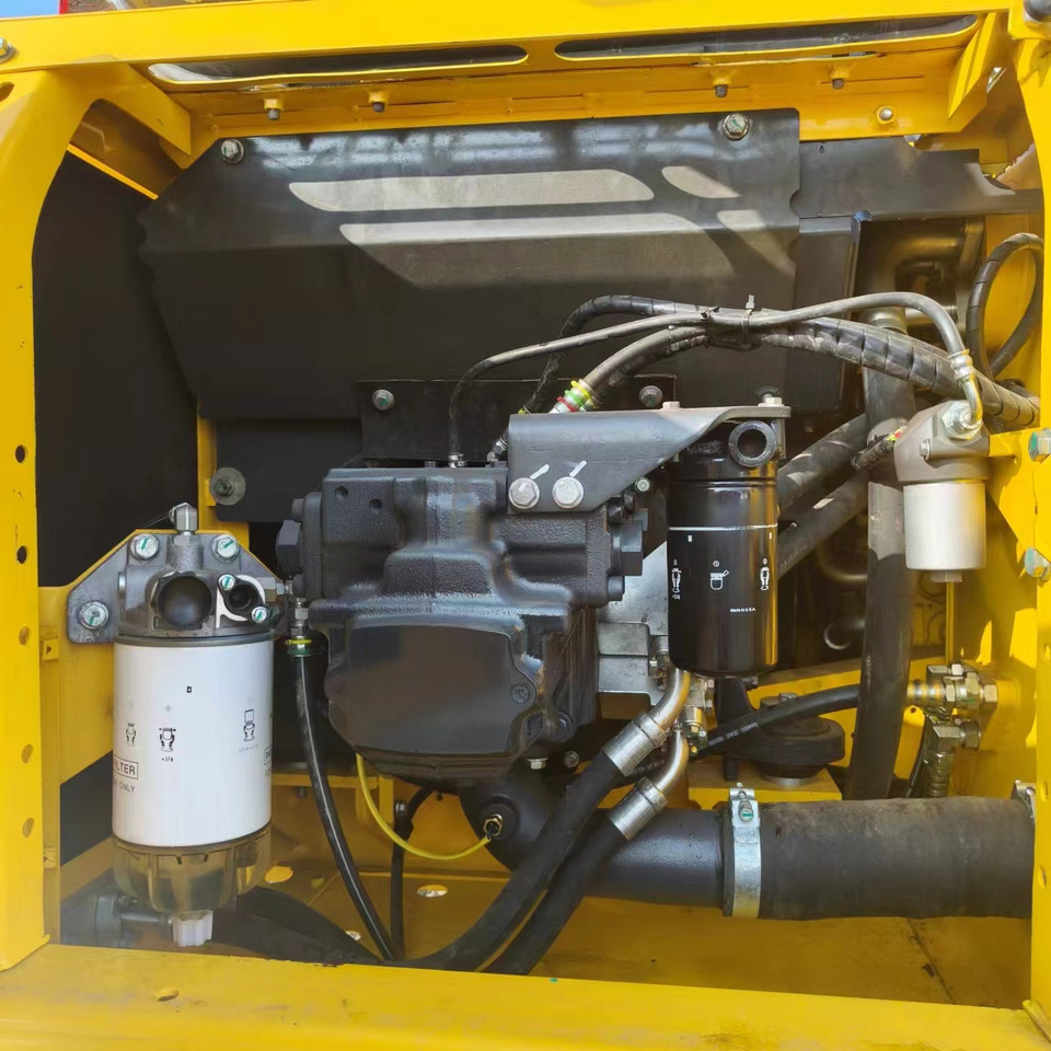 KOMATSU PC200 - Bager guseničar: slika 5 KOMATSU PC200 - Bager guseničar: slika 5