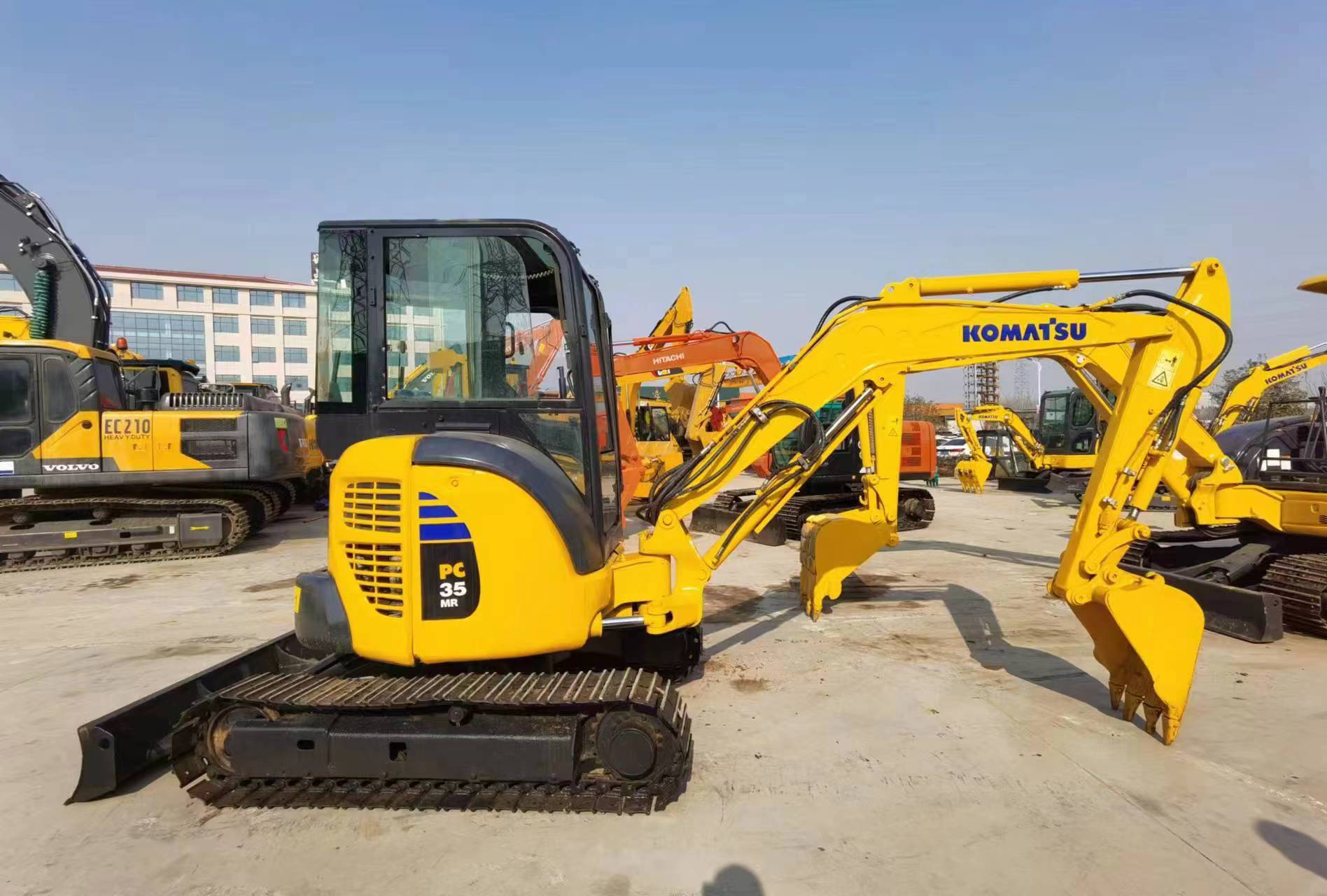 KOMATSU PC35 - Mini bager: slika 1 KOMATSU PC35 - Mini bager: slika 1