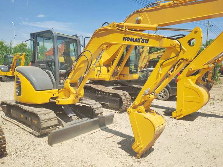 KOMATSU PC40 - Mini bager: slika 1 KOMATSU PC40 - Mini bager: slika 1