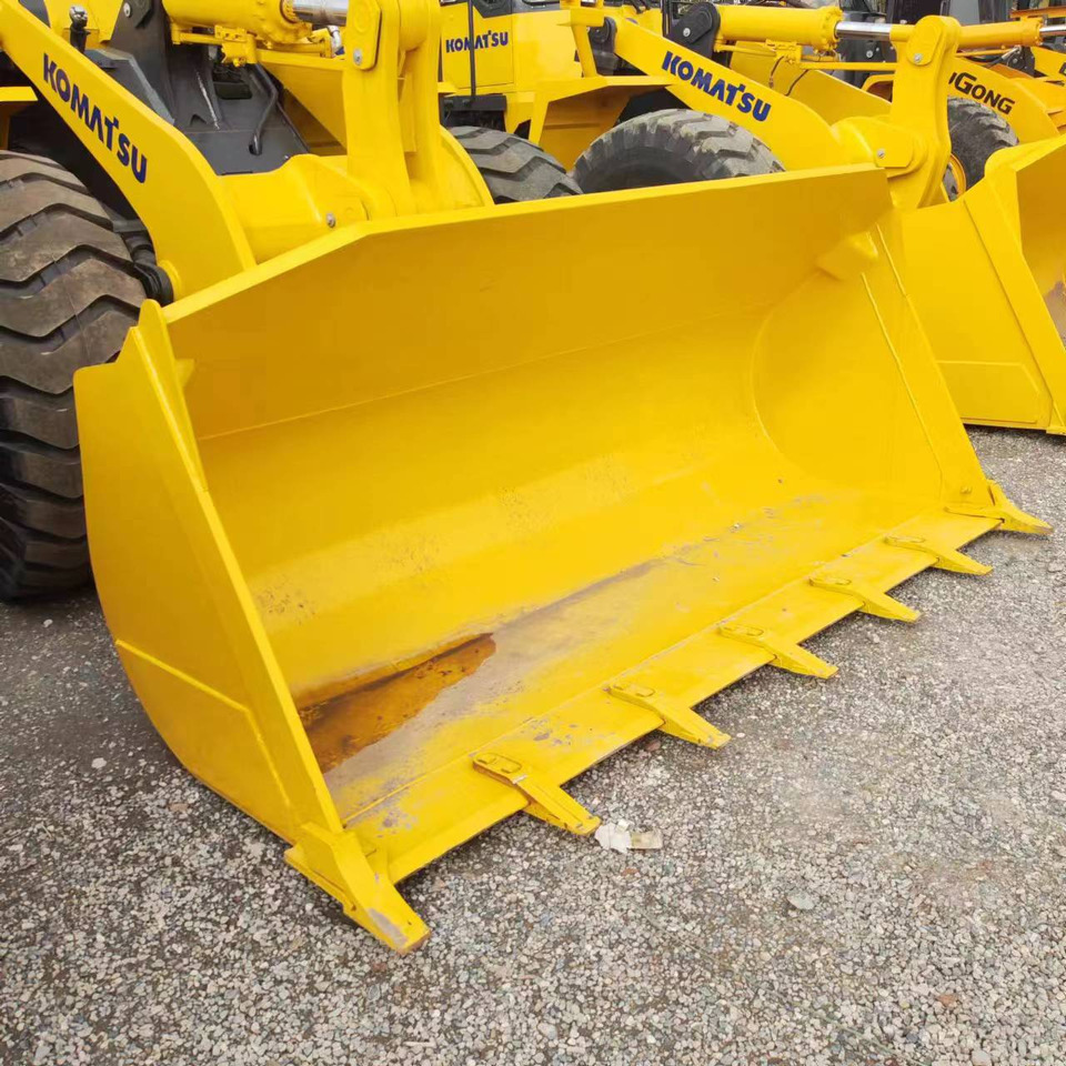 KOMATSU WA380 - Utovarivač točkaš: slika 3 KOMATSU WA380 - Utovarivač točkaš: slika 3