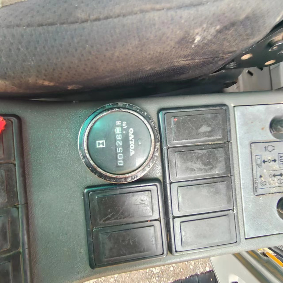 VOLVO EC240 - Bager guseničar: slika 3 VOLVO EC240 - Bager guseničar: slika 3