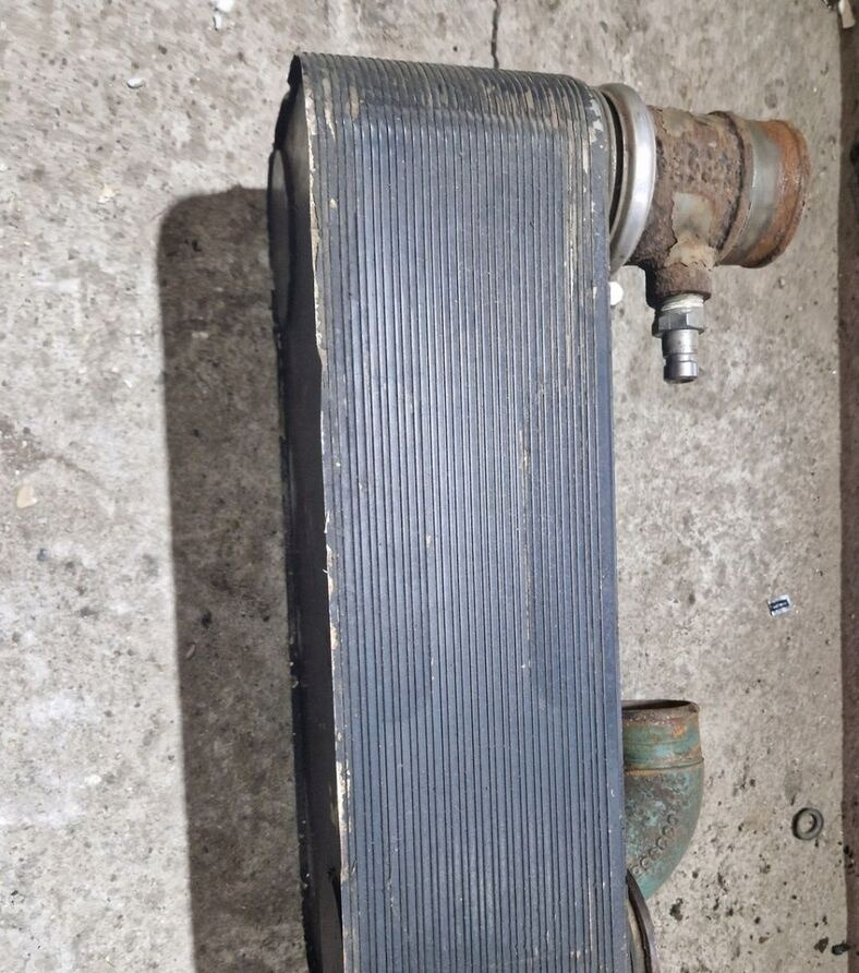 06250330600 Volvo - Hladnjak ulja za Kamion: slika 1 06250330600 Volvo - Hladnjak ulja za Kamion: slika 1