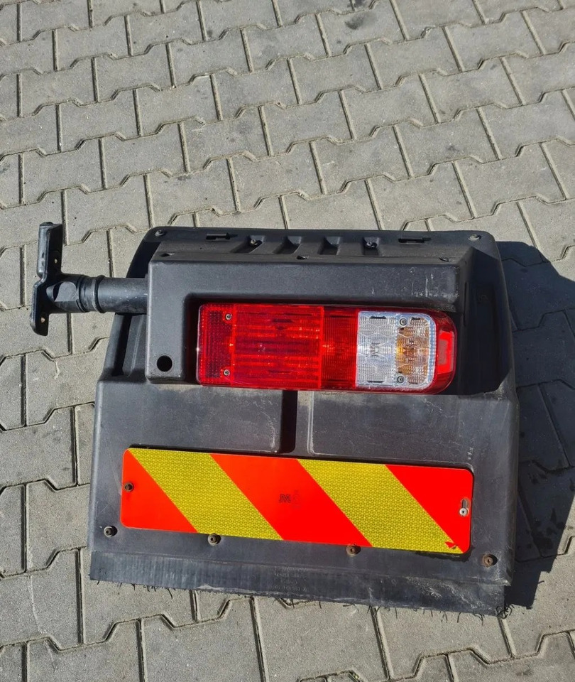 BŁOTNIK KOMPLETNY PRAWY TYŁ LAMPA CHLAPACZ MOCOWANIE FORD F-MAX CARGO - Blatobran: slika 1 BŁOTNIK KOMPLETNY PRAWY TYŁ LAMPA CHLAPACZ MOCOWANIE FORD F-MAX CARGO - Blatobran: slika 1