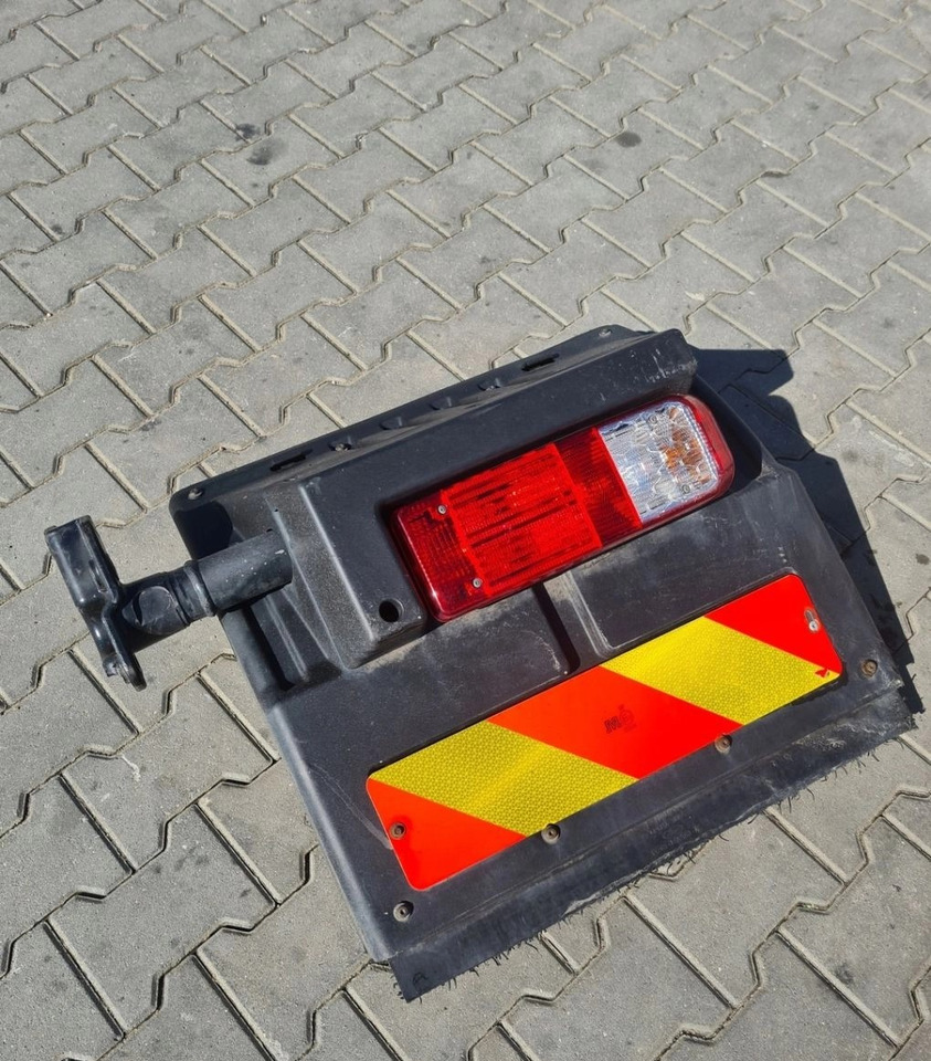 BŁOTNIK KOMPLETNY PRAWY TYŁ LAMPA CHLAPACZ MOCOWANIE FORD F-MAX CARGO - Blatobran: slika 3 BŁOTNIK KOMPLETNY PRAWY TYŁ LAMPA CHLAPACZ MOCOWANIE FORD F-MAX CARGO - Blatobran: slika 3