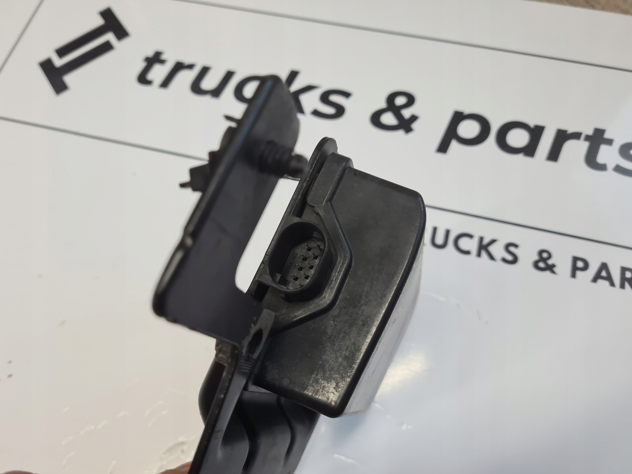 CONTINENTAL RADAR DISTRONIK MOCOWANIE RENAULT GAMA RANGE VOLVO FH FM 4 FH 16 FMX FL FE - Senzor za Kamion: slika 4 CONTINENTAL RADAR DISTRONIK MOCOWANIE RENAULT GAMA RANGE VOLVO FH FM 4 FH 16 FMX FL FE - Senzor za Kamion: slika 4