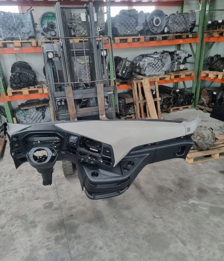 FORD KONSOLA KOMPLETNA KOKPIT DESKA ROZDZIELCZA STELAŻ FORD F-MAX EURO 6 - Komandna tabla za Kamion: slika 1 FORD KONSOLA KOMPLETNA KOKPIT DESKA ROZDZIELCZA STELAŻ FORD F-MAX EURO 6 - Komandna tabla za Kamion: slika 1