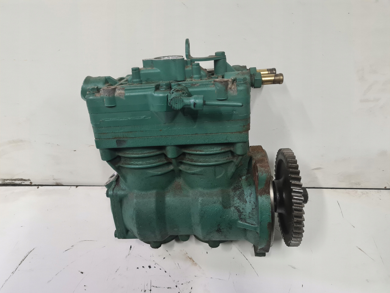 KNORR-BREMSE SPRĘŻARKA KOMPRESOR POWIETRZA RENAULT GAMA T EVO VOLVO FH 5 FM 5 ORYGINAŁ - Zračne kočnice za Kamion: slika 2 KNORR-BREMSE SPRĘŻARKA KOMPRESOR POWIETRZA RENAULT GAMA T EVO VOLVO FH 5 FM 5 ORYGINAŁ - Zračne kočnice za Kamion: slika 2