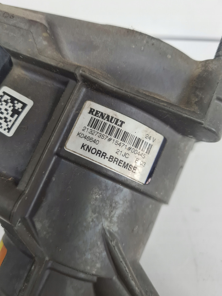 KNORR-BREMSE ZAWÓR GŁÓWNY POD PEDAŁ HAMULCA RENAULT GAMA T C K - Kočioni ventil za Kamion: slika 3 KNORR-BREMSE ZAWÓR GŁÓWNY POD PEDAŁ HAMULCA RENAULT GAMA T C K - Kočioni ventil za Kamion: slika 3