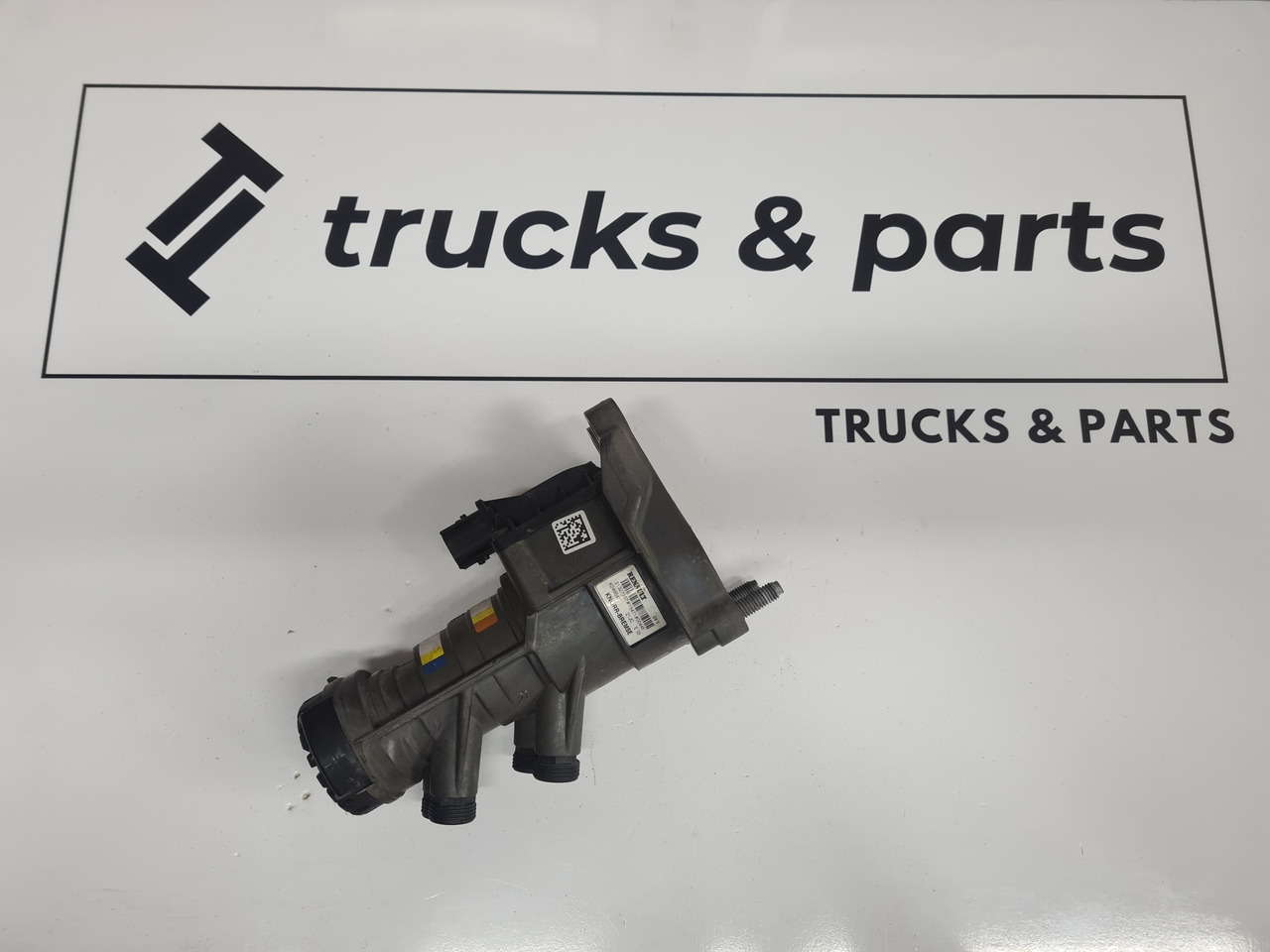 KNORR-BREMSE ZAWÓR GŁÓWNY POD PEDAŁ HAMULCA RENAULT GAMA T C K - Kočioni ventil za Kamion: slika 1 KNORR-BREMSE ZAWÓR GŁÓWNY POD PEDAŁ HAMULCA RENAULT GAMA T C K - Kočioni ventil za Kamion: slika 1