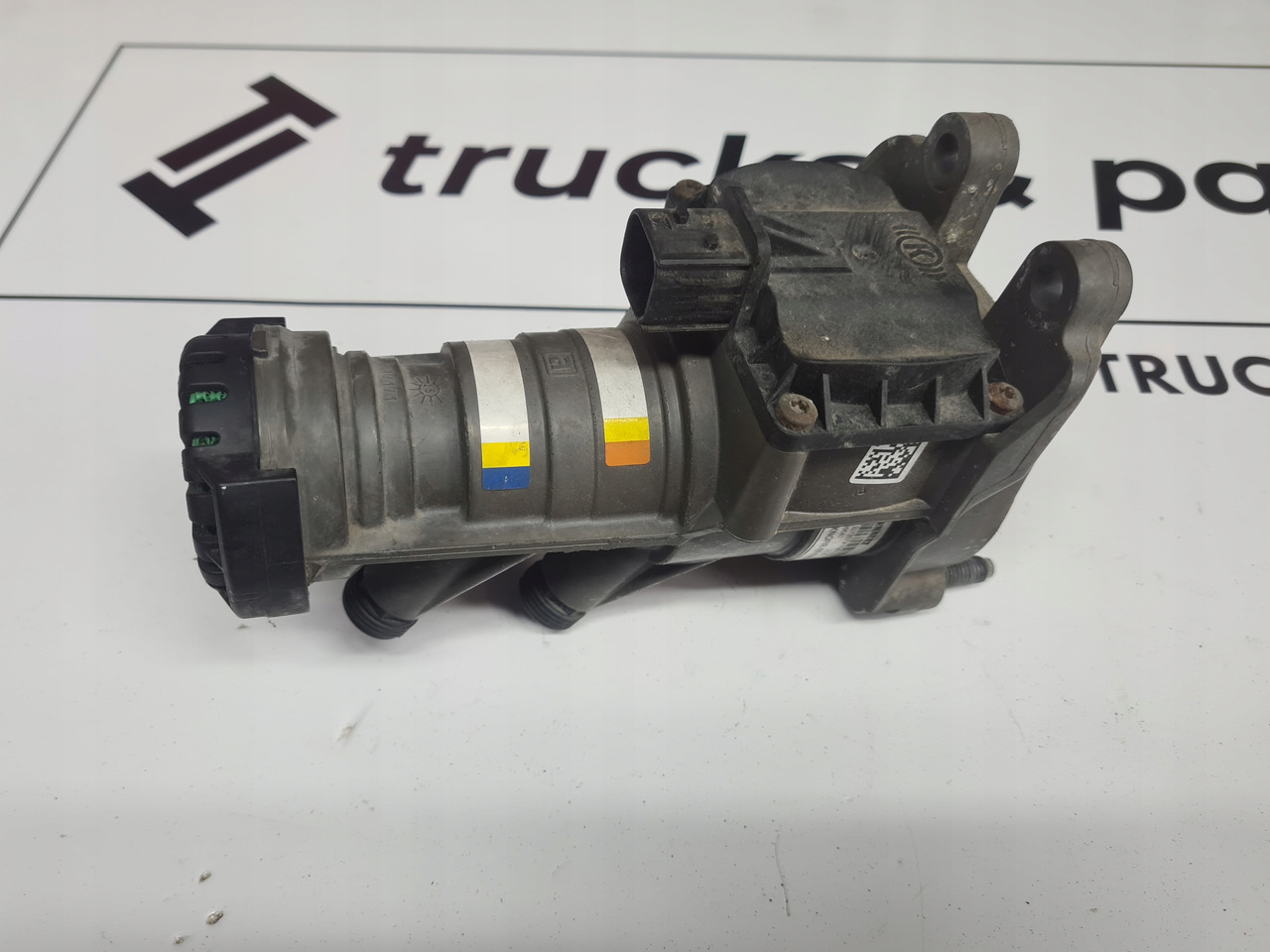 KNORR-BREMSE ZAWÓR GŁÓWNY POD PEDAŁ HAMULCA RENAULT GAMA T C K - Kočioni ventil za Kamion: slika 2 KNORR-BREMSE ZAWÓR GŁÓWNY POD PEDAŁ HAMULCA RENAULT GAMA T C K - Kočioni ventil za Kamion: slika 2