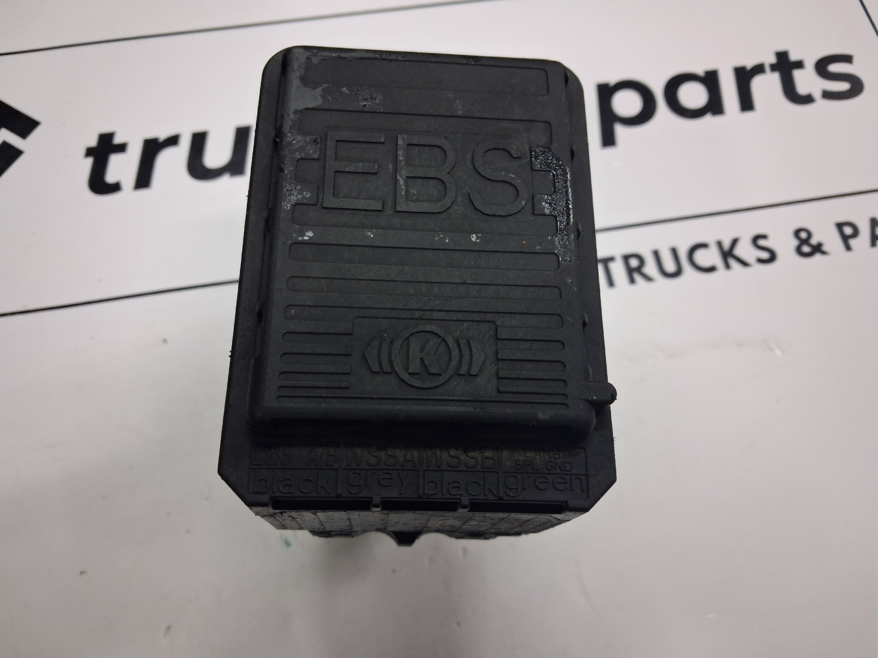 KNORR-BREMSE ZAWÓR NACZEPOWY EBS EUROPA VOLVO FH FM RENAULT DXI - Kočioni ventil za Kamion: slika 4 KNORR-BREMSE ZAWÓR NACZEPOWY EBS EUROPA VOLVO FH FM RENAULT DXI - Kočioni ventil za Kamion: slika 4