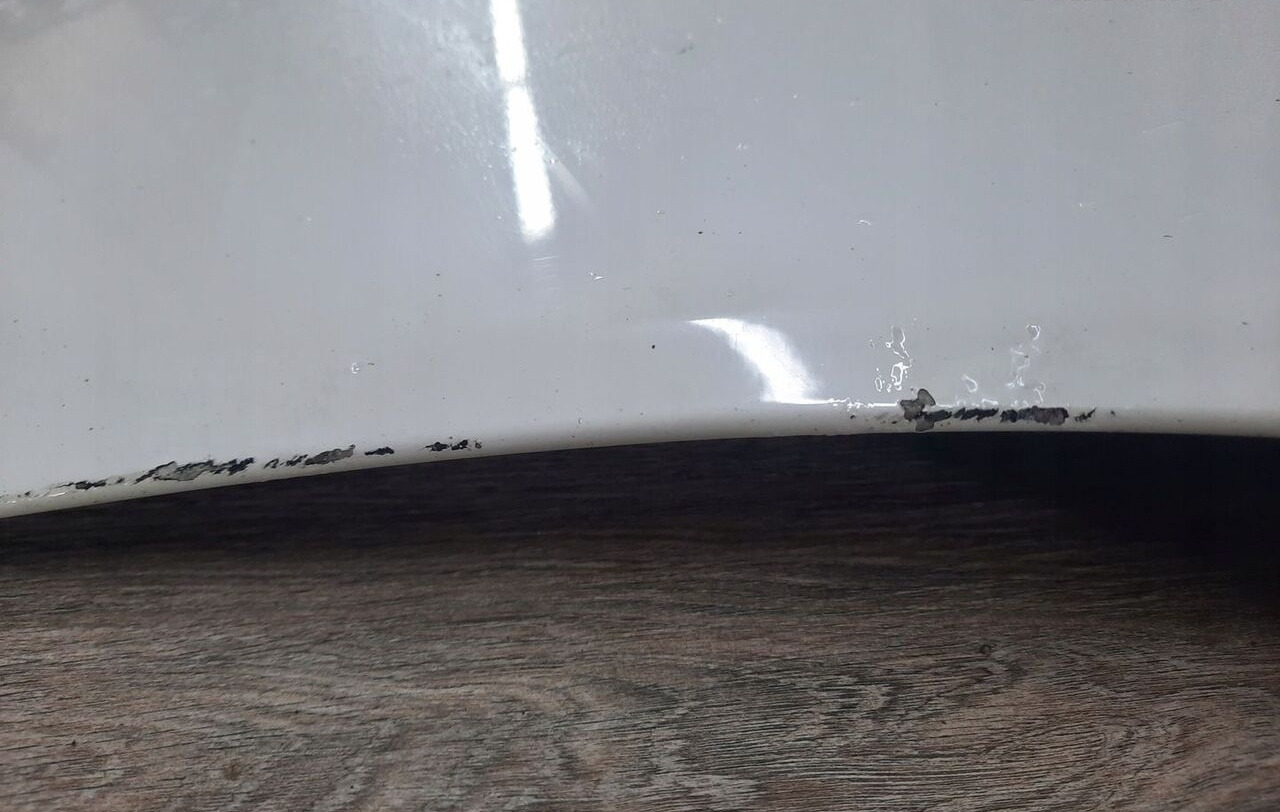 ORYGINALNE PRZEDŁUŻENIE DRZWI LEWE 82107271 Volvo FH 4 - Karoserija i eksterijer za Kamion: slika 4 ORYGINALNE PRZEDŁUŻENIE DRZWI LEWE 82107271 Volvo FH 4 - Karoserija i eksterijer za Kamion: slika 4