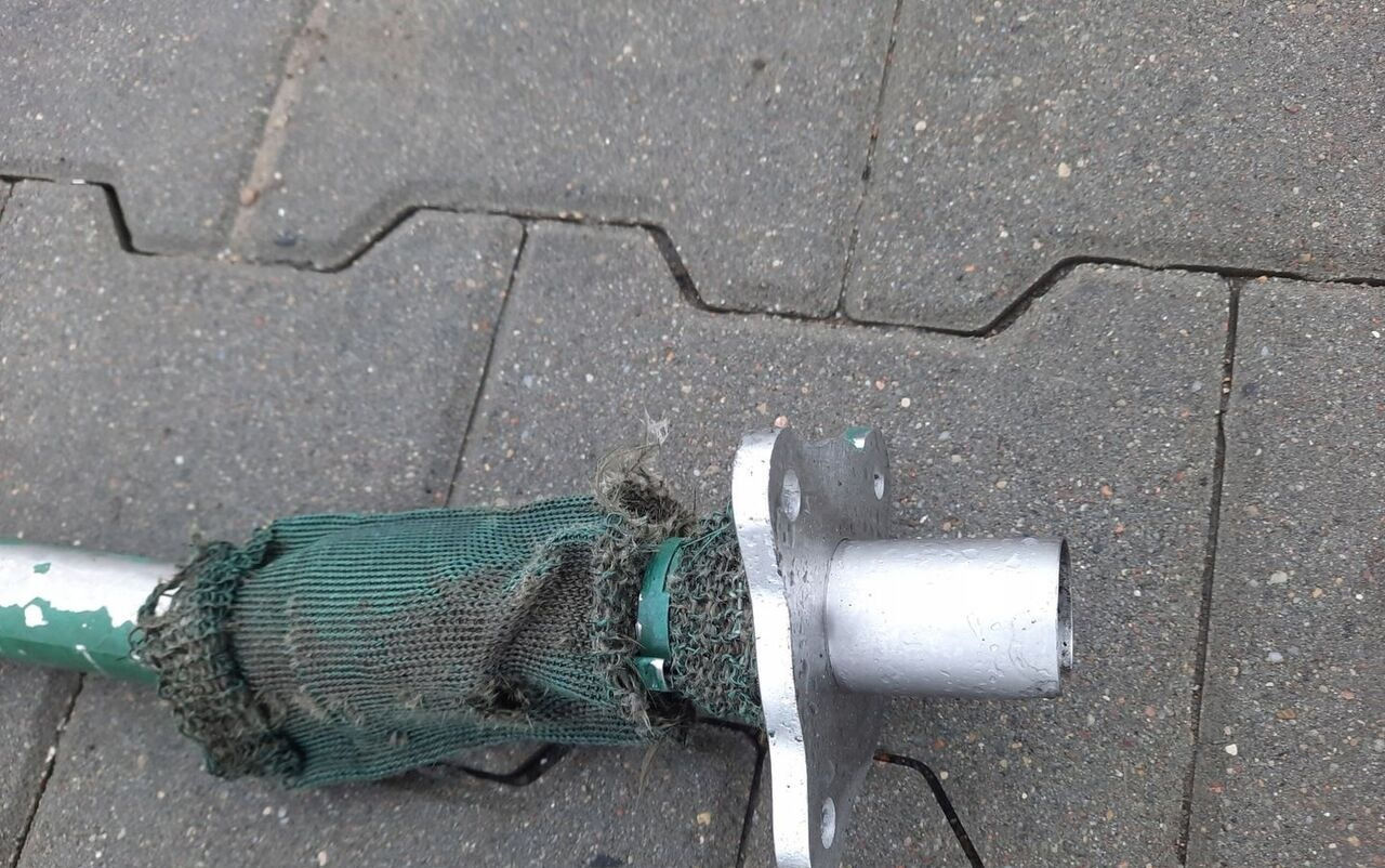 Renault GAMA T DTI 13 VOLVO FH 4 - Auspuh za Kamion: slika 1 Renault GAMA T DTI 13 VOLVO FH 4 - Auspuh za Kamion: slika 1