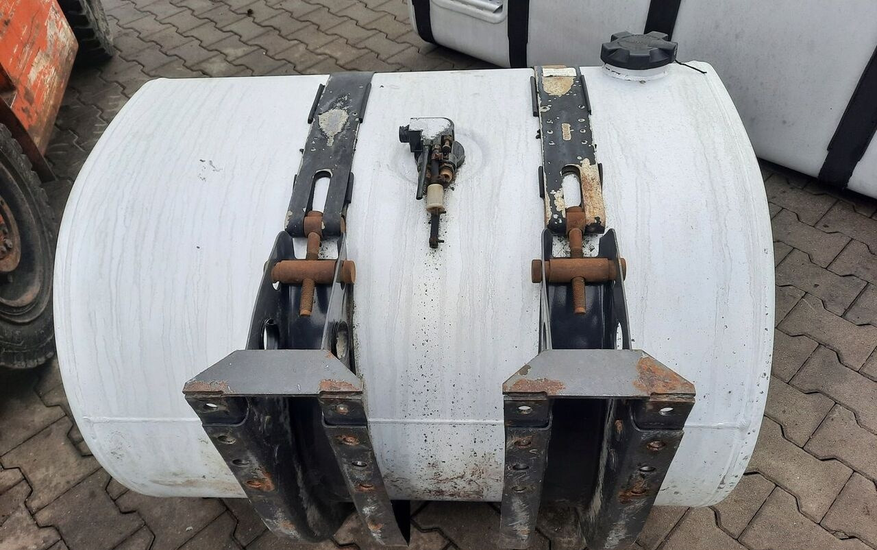 Renault ZBIORNIK PALIWA RENAULT GAMA RANGE T 100/70/70 20503505 - Rezervoar za gorivo za Kamion: slika 4 Renault ZBIORNIK PALIWA RENAULT GAMA RANGE T 100/70/70 20503505 - Rezervoar za gorivo za Kamion: slika 4